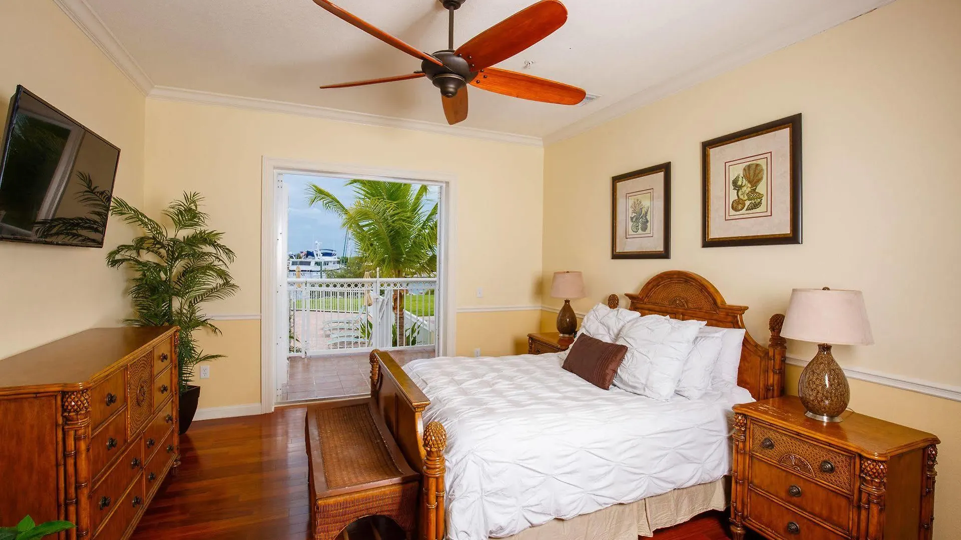 Apartment Harbour Oceanfront Key West