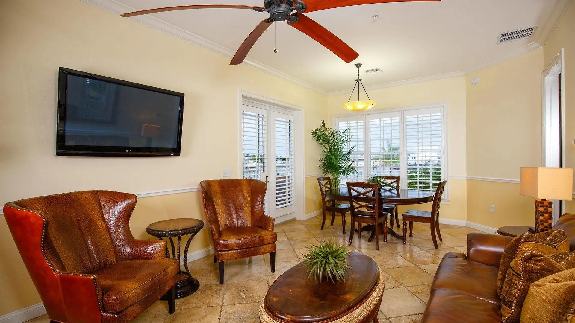 Harbour Oceanfront Apartment Key West