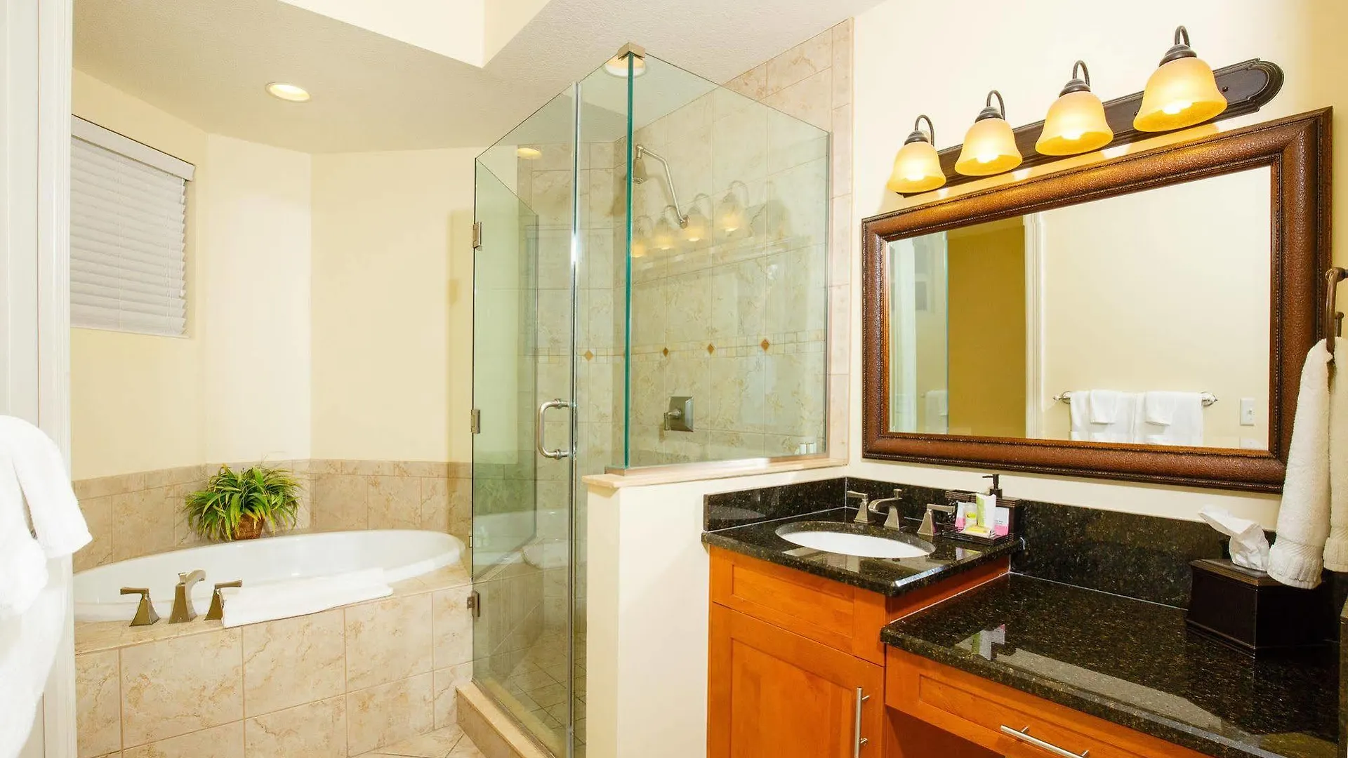 Apartment Harbour Oceanfront Key West