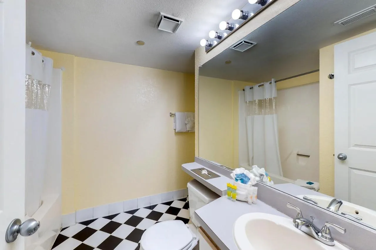 Sunrise Suites Martinique #108 Holiday home Key West