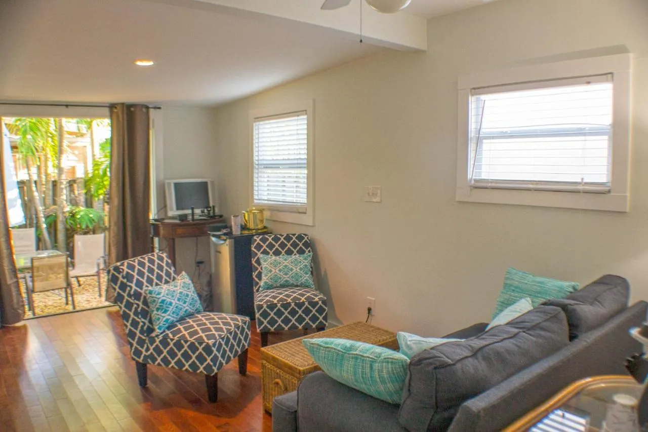 Bed & Breakfast Duval House 3*