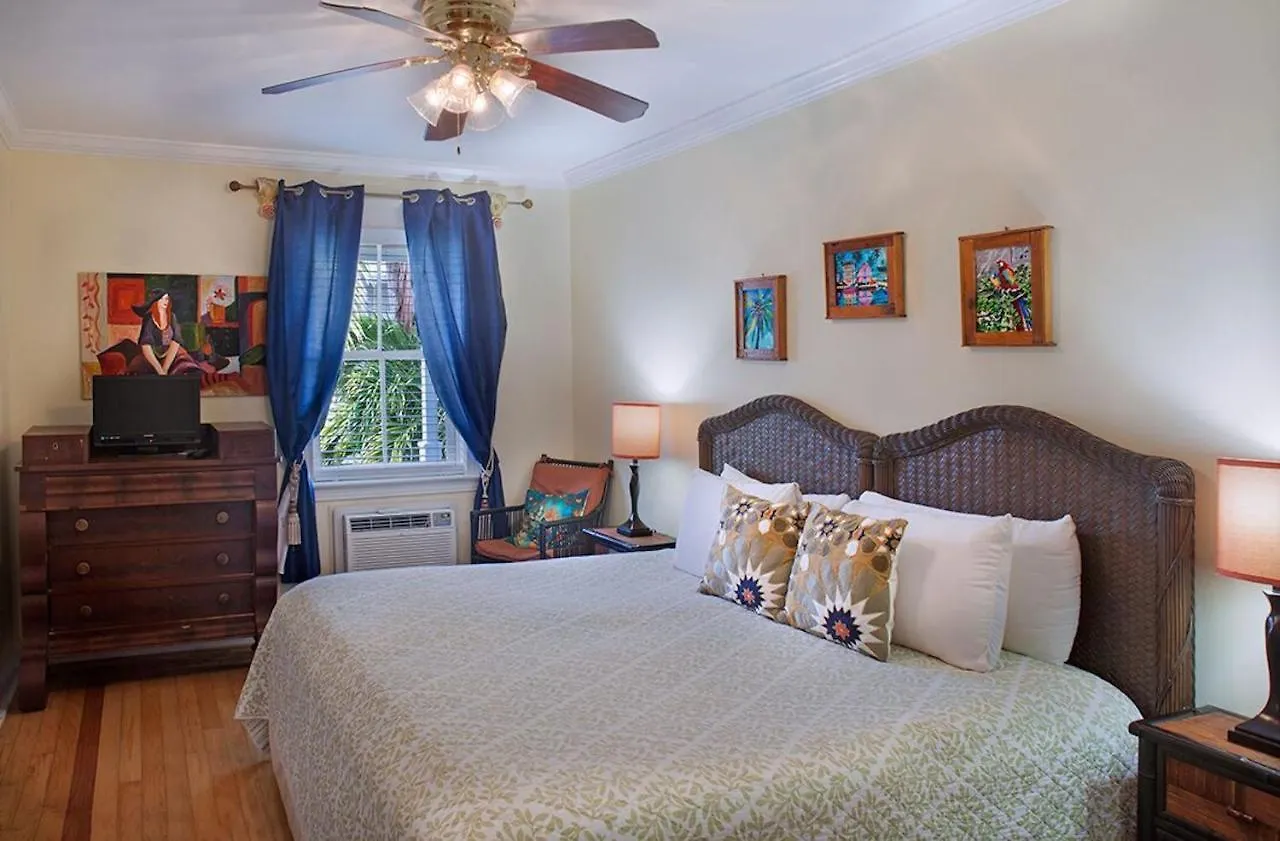Bed and Breakfast Coco Plum 3*