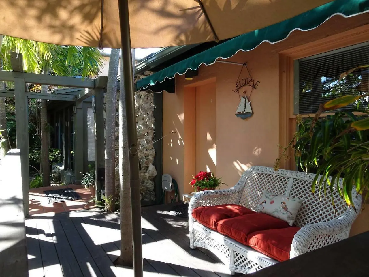 Bed and Breakfast Dreams By The 3*