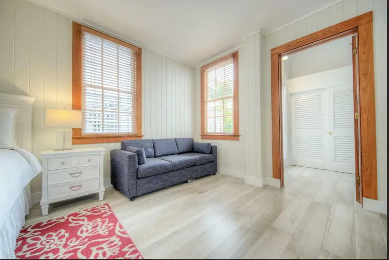 The Bartlum-luxurious Apartment Key West