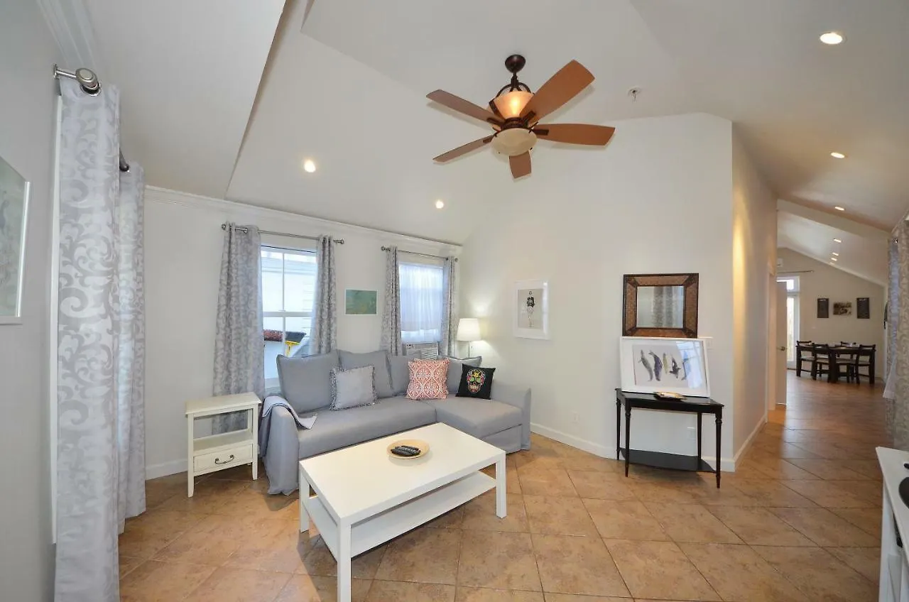 Olivia Street Retreat * Key West