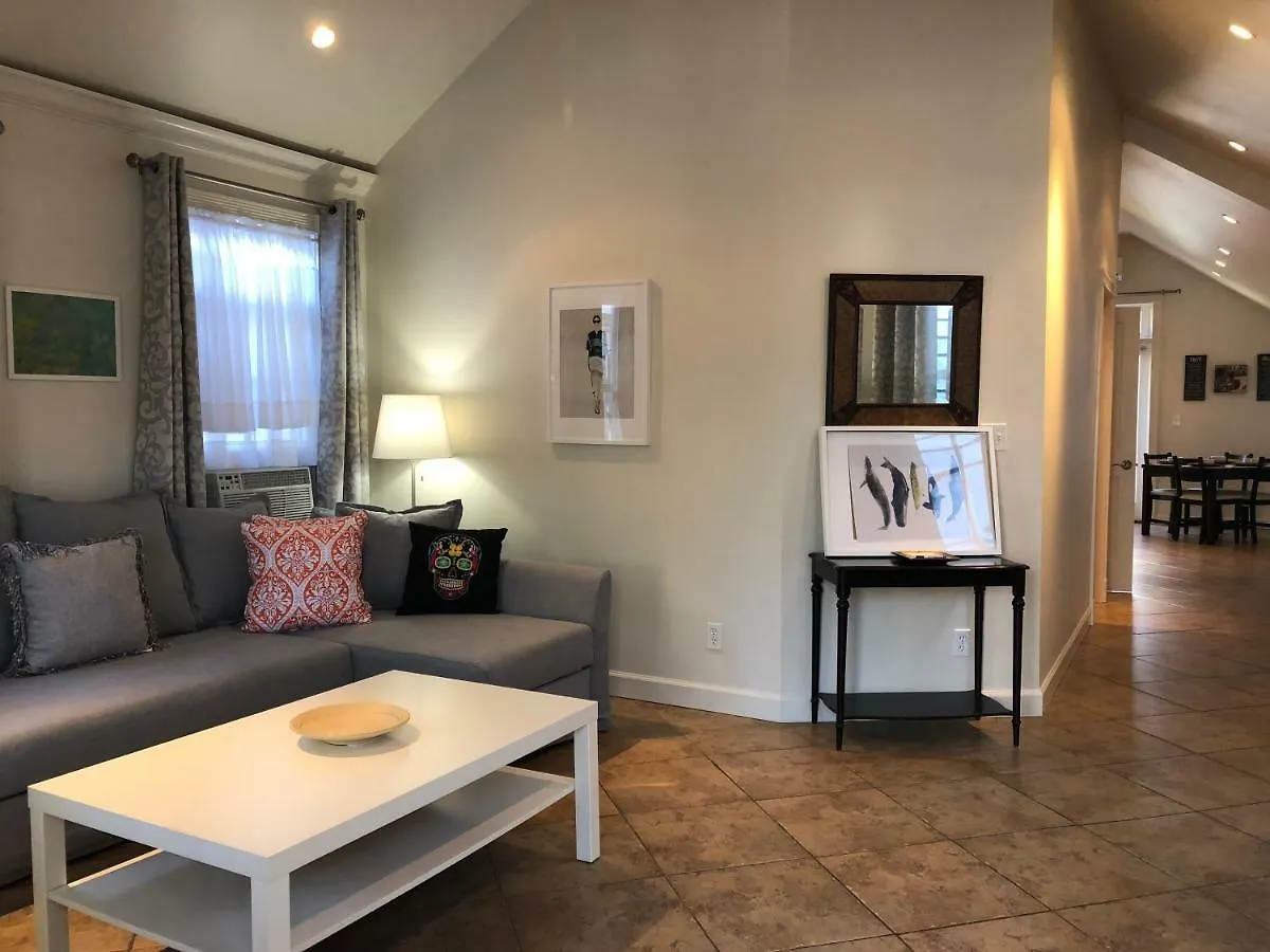 Holiday home Olivia Street Retreat