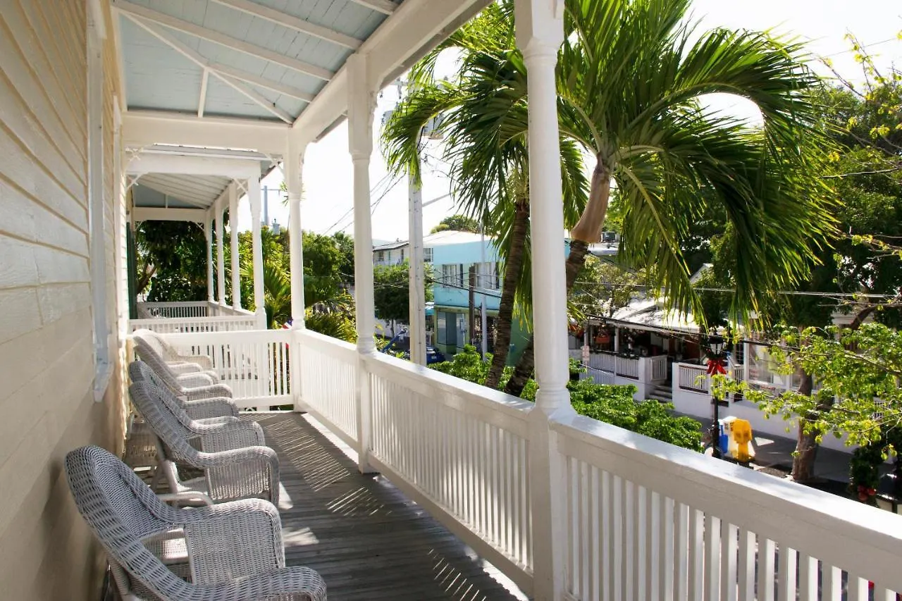 Duval House Bed & Breakfast 3*